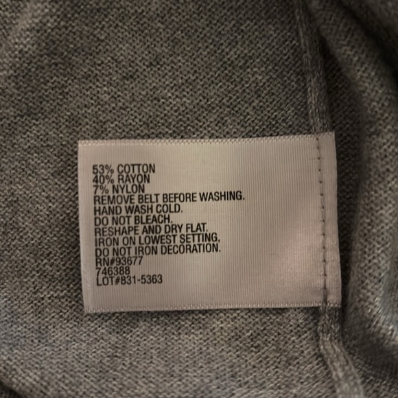 Sleeveless, belted sweater with sequin shoulders. - Picture 10 of 10